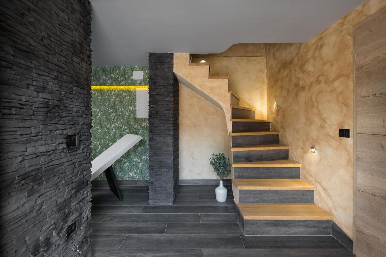 Villa Vesna With Sauna, Hot Tub Potpican Exterior photo