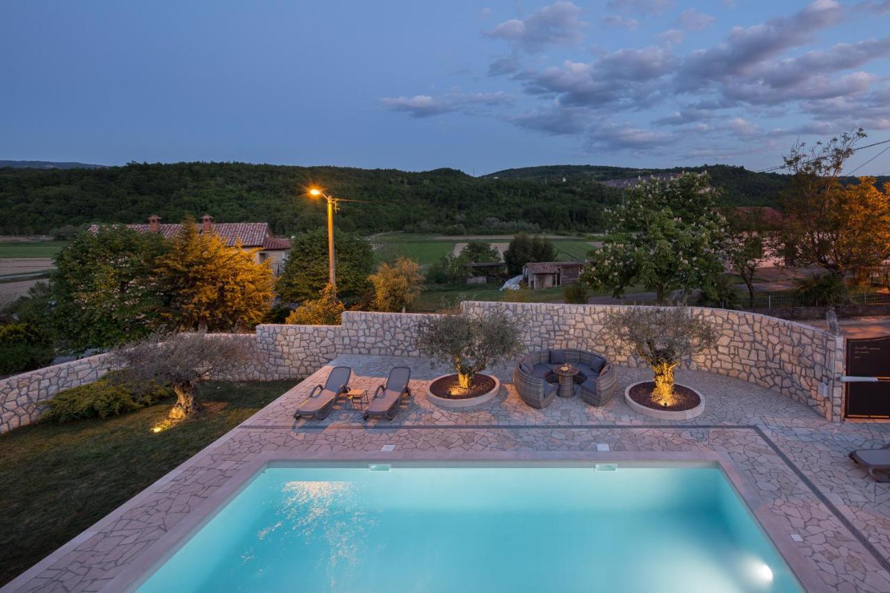 Villa Vesna With Sauna, Hot Tub Potpican Exterior photo